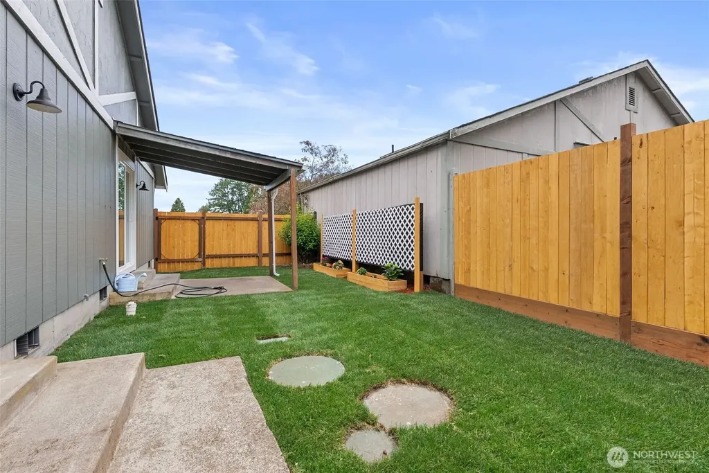 910 Schonberg Lane SE Olympia WA 98513