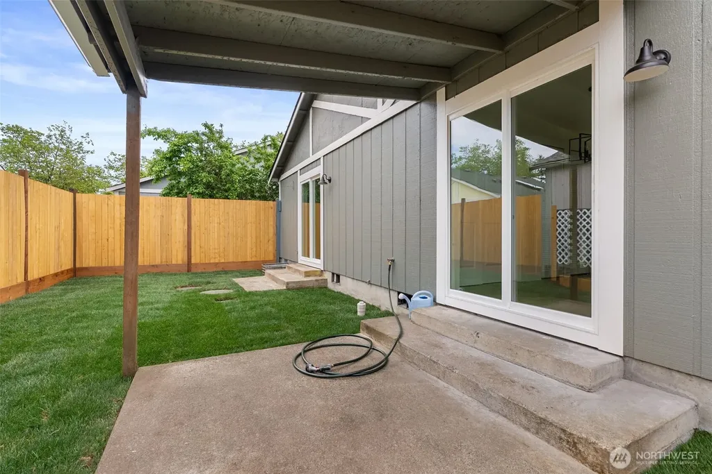 910 Schonberg Lane SE Olympia WA 98513