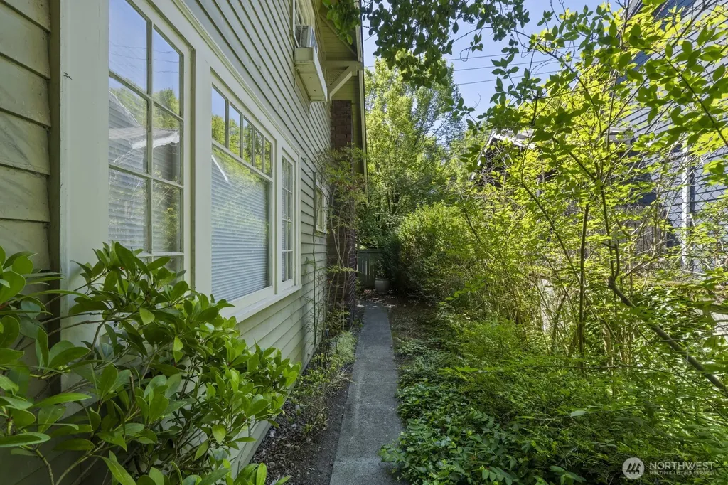 2012 NE 65th Street Seattle WA 98115