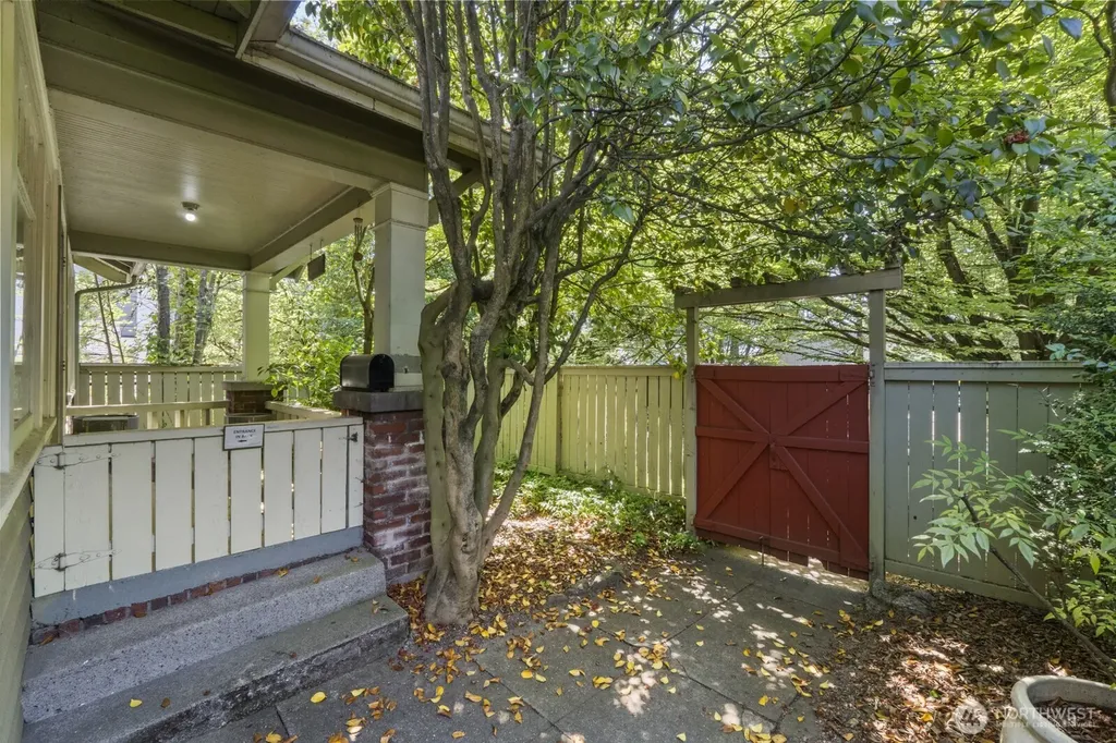 2012 NE 65th Street Seattle WA 98115