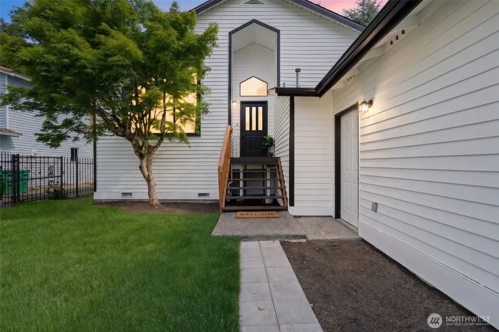 1116 NE 150th Court Shoreline WA 98155