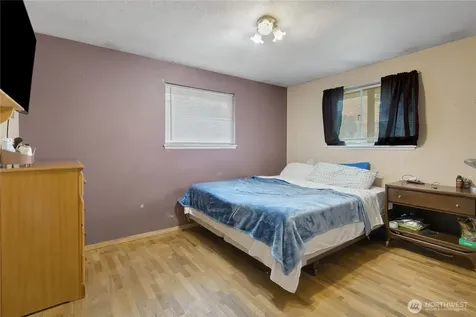 1410 7th Avenue SW Puyallup WA 98371