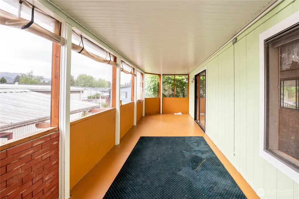 1965 West Side Highway Kelso WA 98626