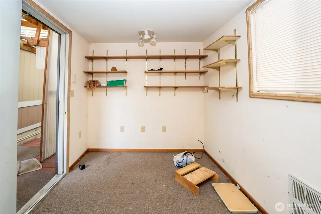 1965 West Side Highway Kelso WA 98626