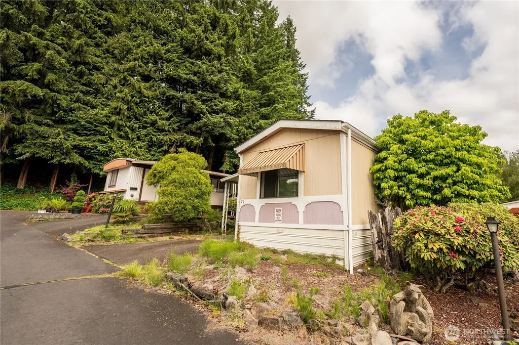 1965 West Side Highway Kelso WA 98626