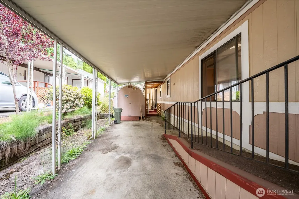 1965 West Side Highway Kelso WA 98626