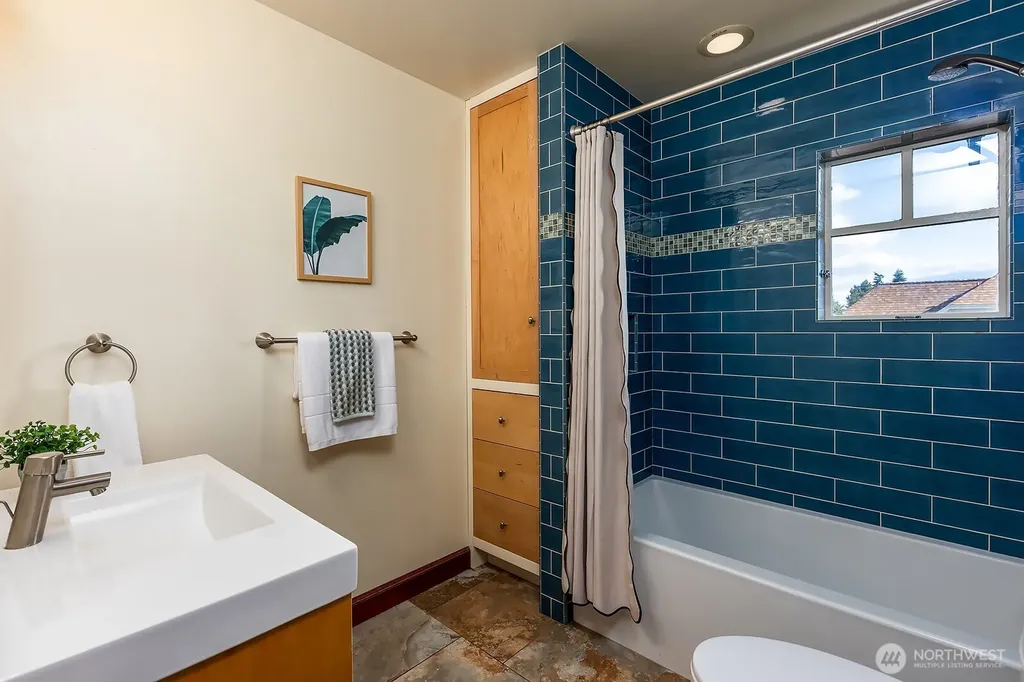 7056 26th Avenue NW Seattle WA 98117