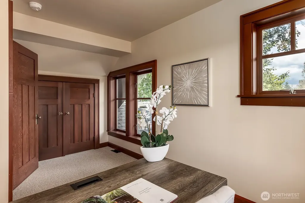 7056 26th Avenue NW Seattle WA 98117
