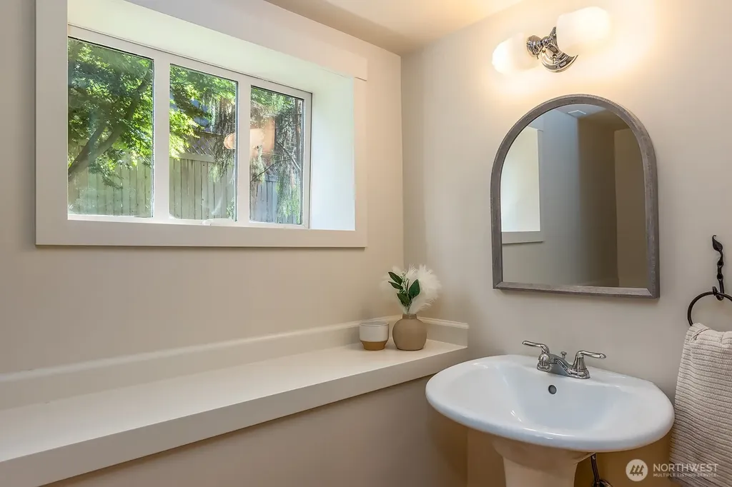 7056 26th Avenue NW Seattle WA 98117