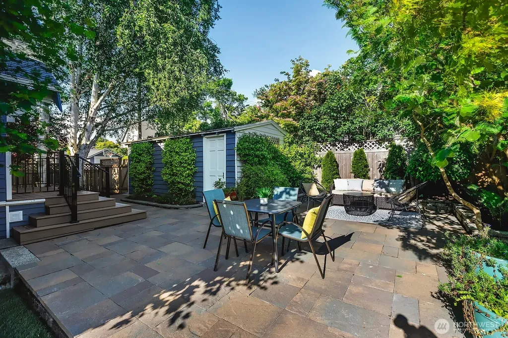 7056 26th Avenue NW Seattle WA 98117