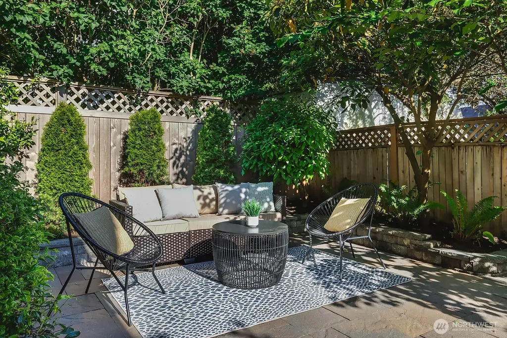 7056 26th Avenue NW Seattle WA 98117