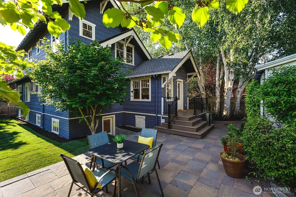 7056 26th Avenue NW Seattle WA 98117