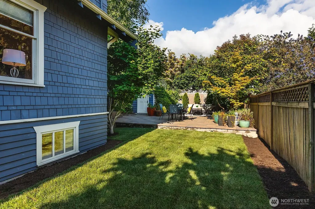 7056 26th Avenue NW Seattle WA 98117