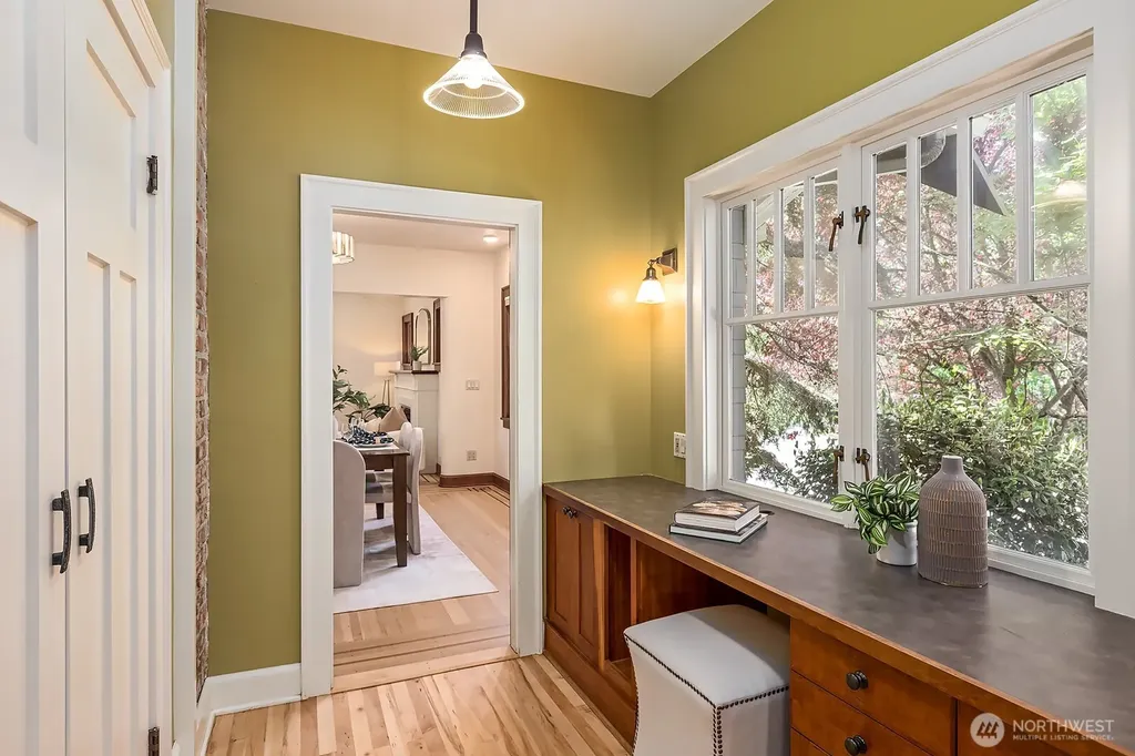 7056 26th Avenue NW Seattle WA 98117