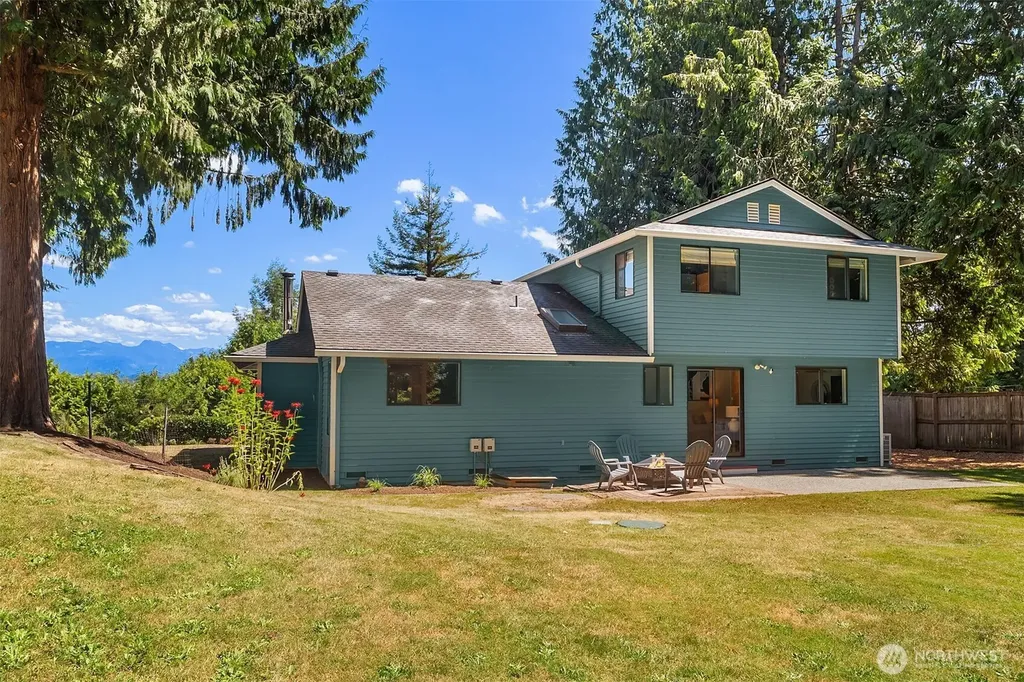 1247 293rd Avenue NE Carnation WA 98014