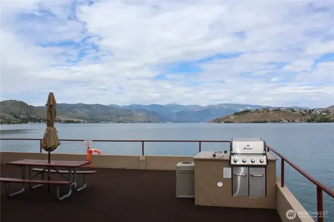 322 W Woodin Avenue Chelan WA 98816