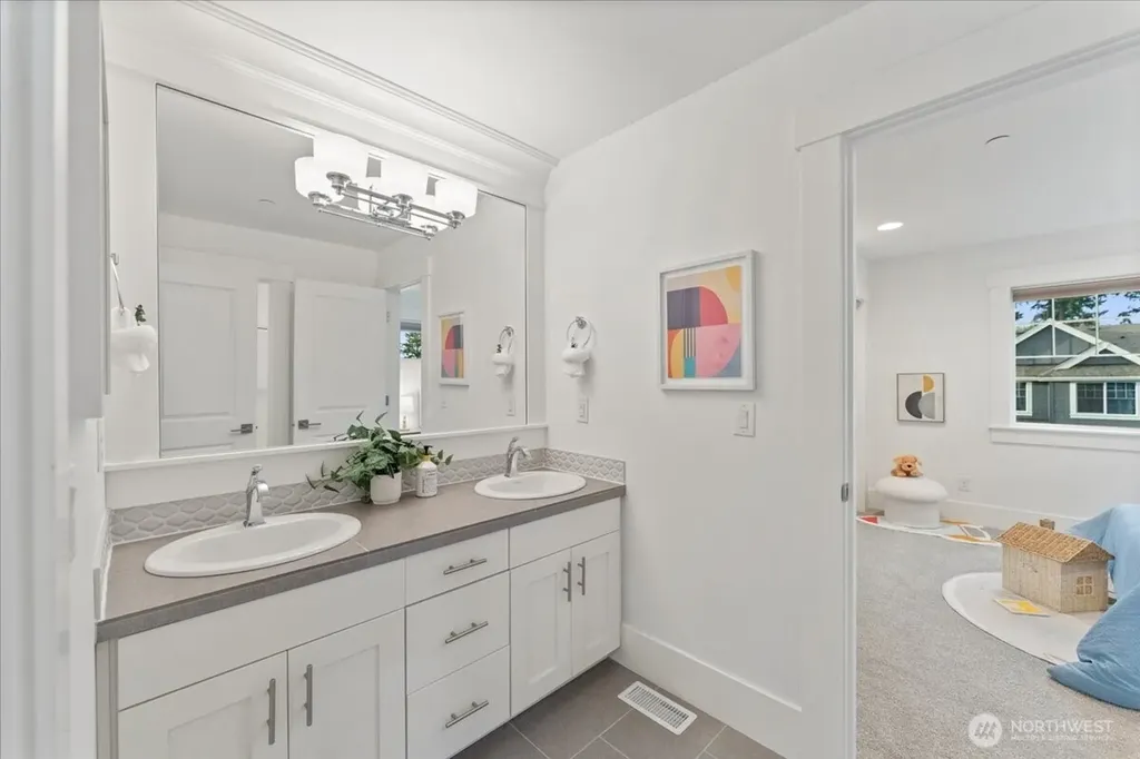 13707 NE 133rd Place Kirkland WA 98034