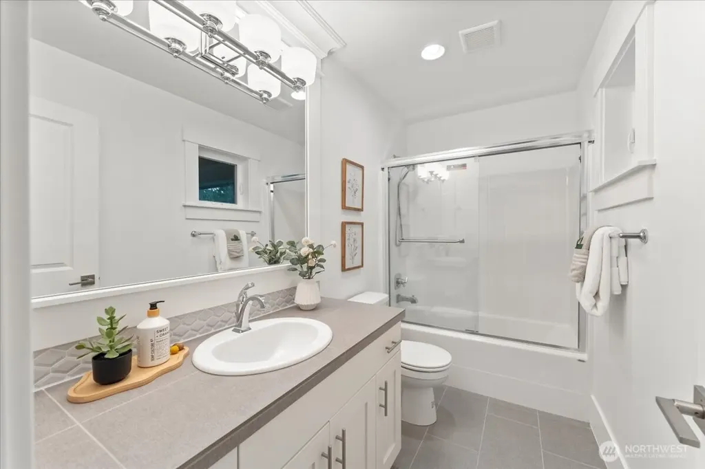 13707 NE 133rd Place Kirkland WA 98034