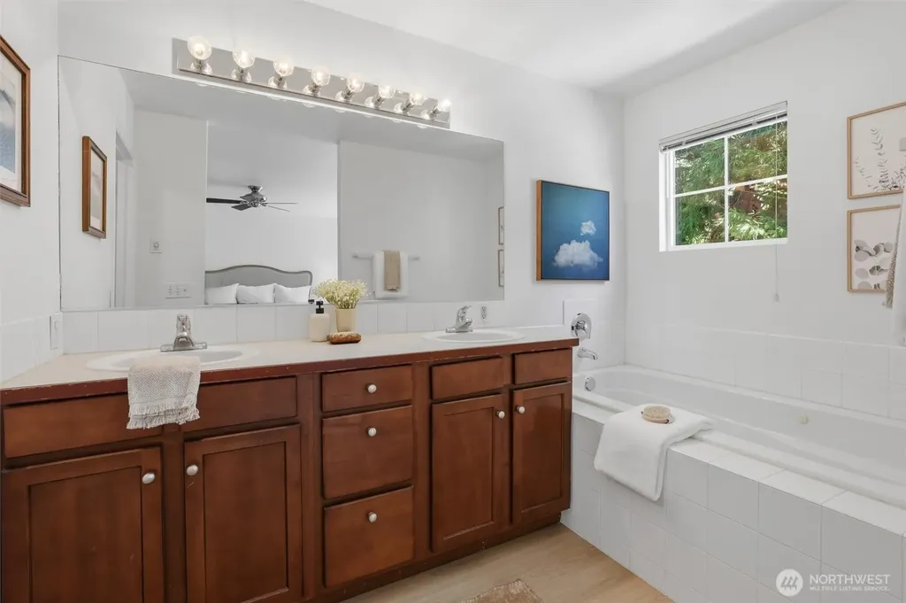 1405 NE 166th Court Shoreline WA 98155
