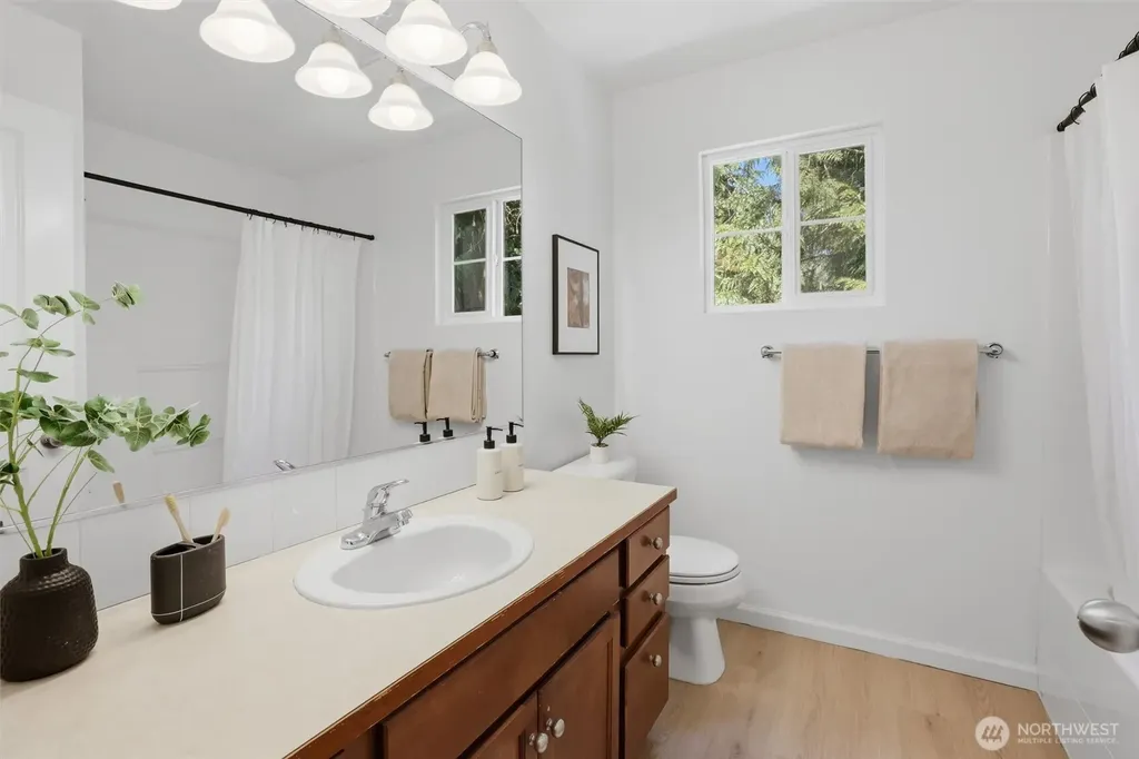 1405 NE 166th Court Shoreline WA 98155