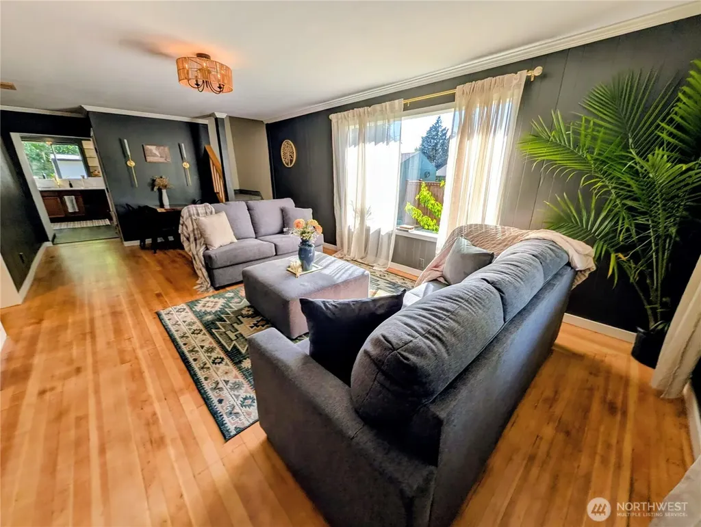 512 E Pear Street Centralia WA 98531