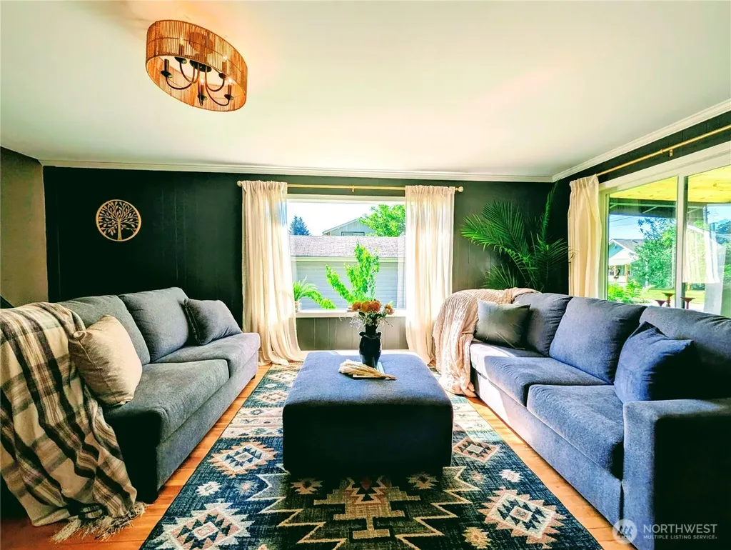 512 E Pear Street Centralia WA 98531