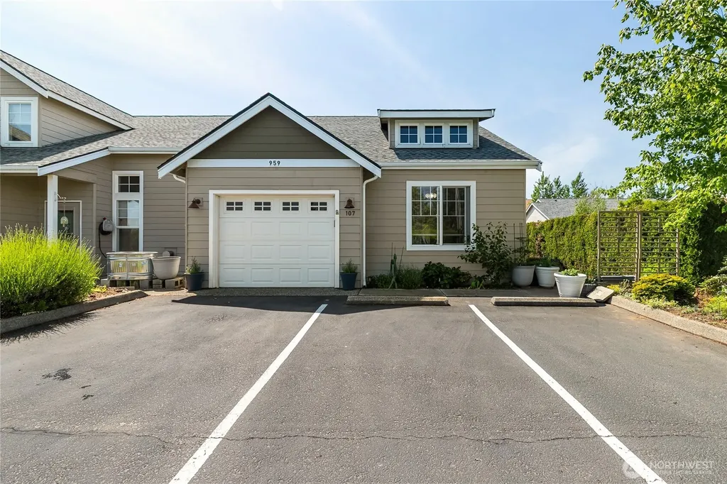 959 Aaron Drive Lynden WA 98264