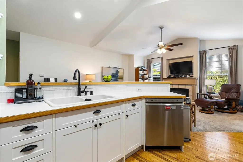 959 Aaron Drive Lynden WA 98264