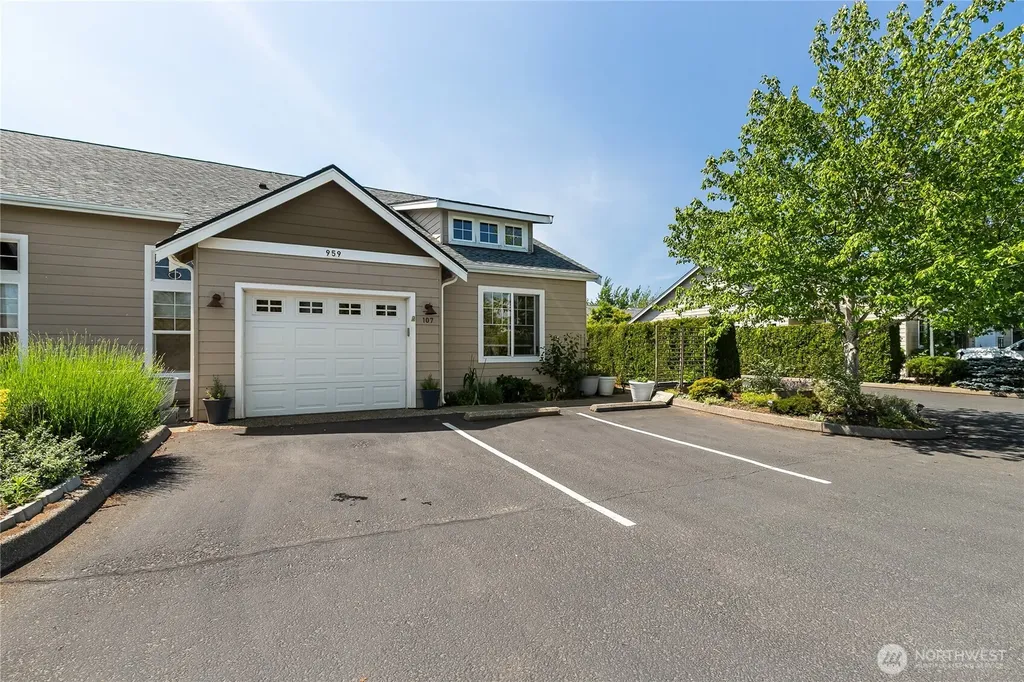 959 Aaron Drive Lynden WA 98264