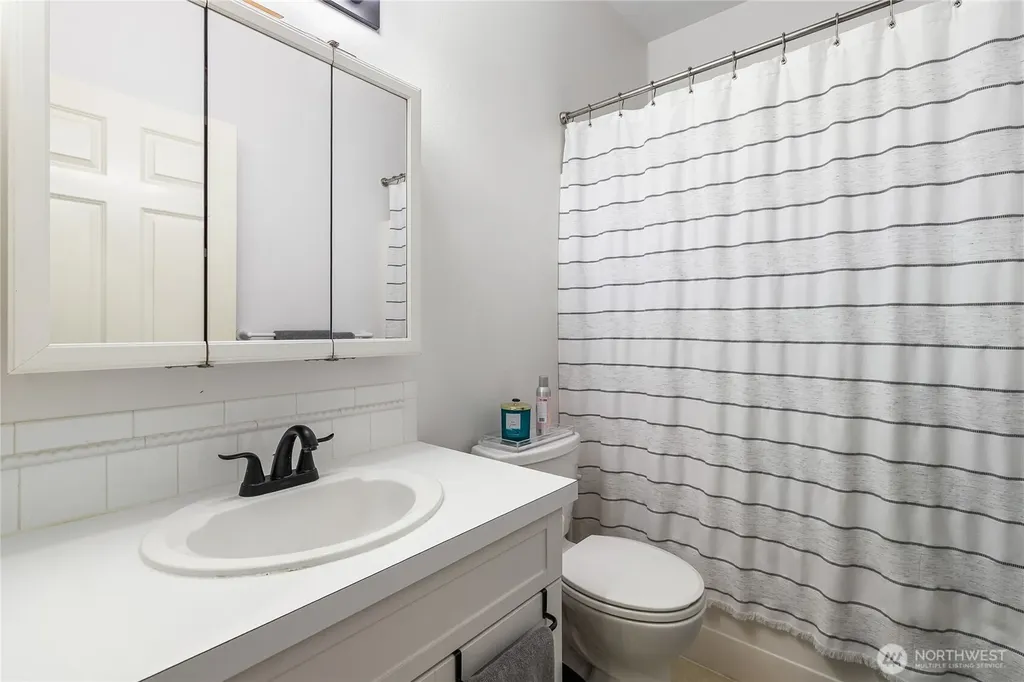 959 Aaron Drive Lynden WA 98264