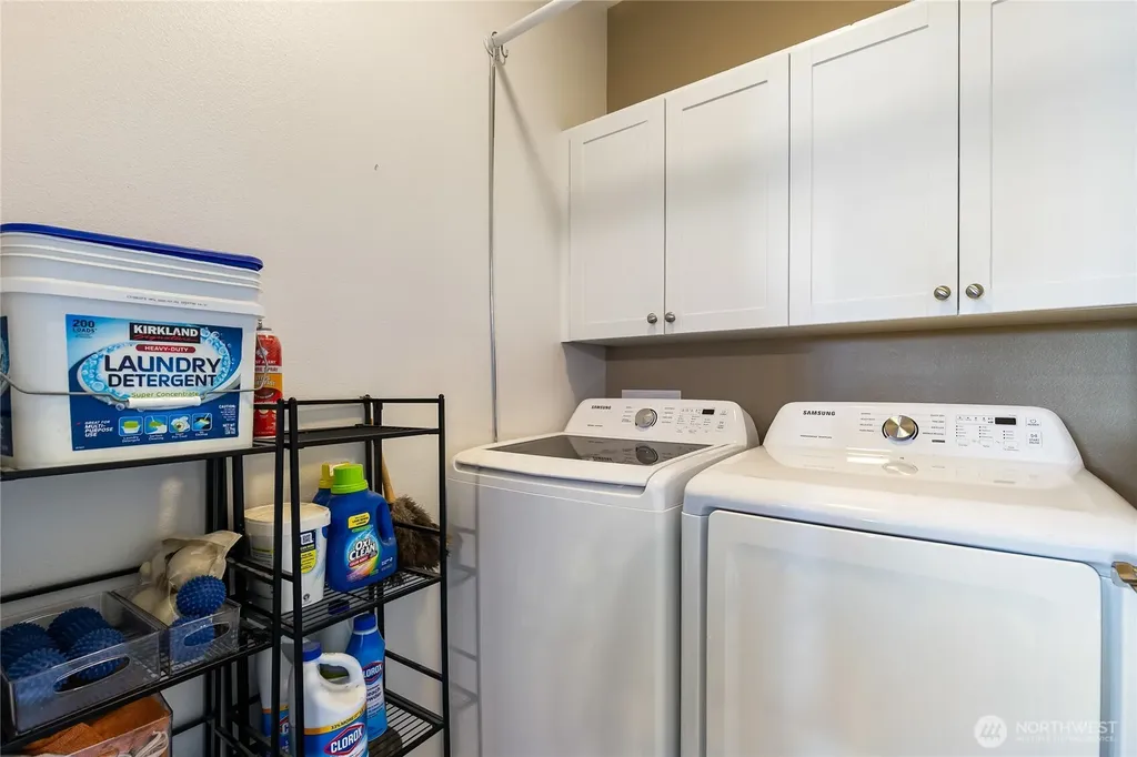 959 Aaron Drive Lynden WA 98264