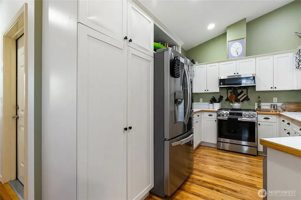 959 Aaron Drive Lynden WA 98264