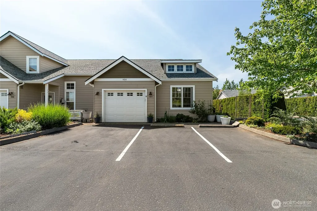 959 Aaron Drive Lynden WA 98264