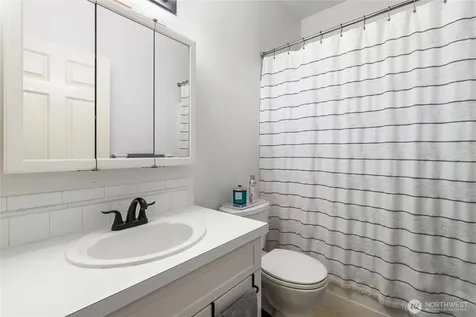 959 Aaron Drive Lynden WA 98264