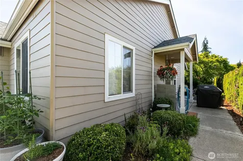 959 Aaron Drive Lynden WA 98264