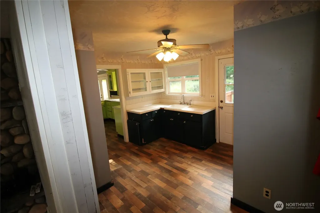 496 Ph 10 Castle Rock WA 98611