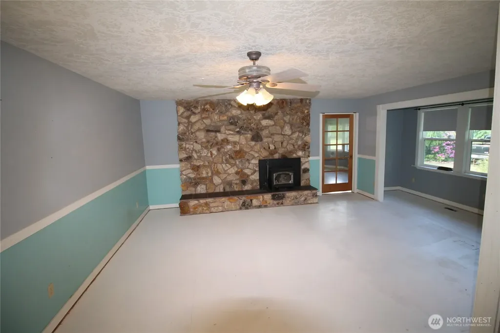 496 Ph 10 Castle Rock WA 98611