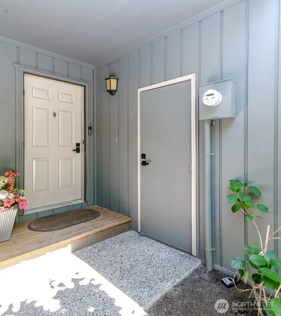 25014 Lake Fenwick Road Kent WA 98032
