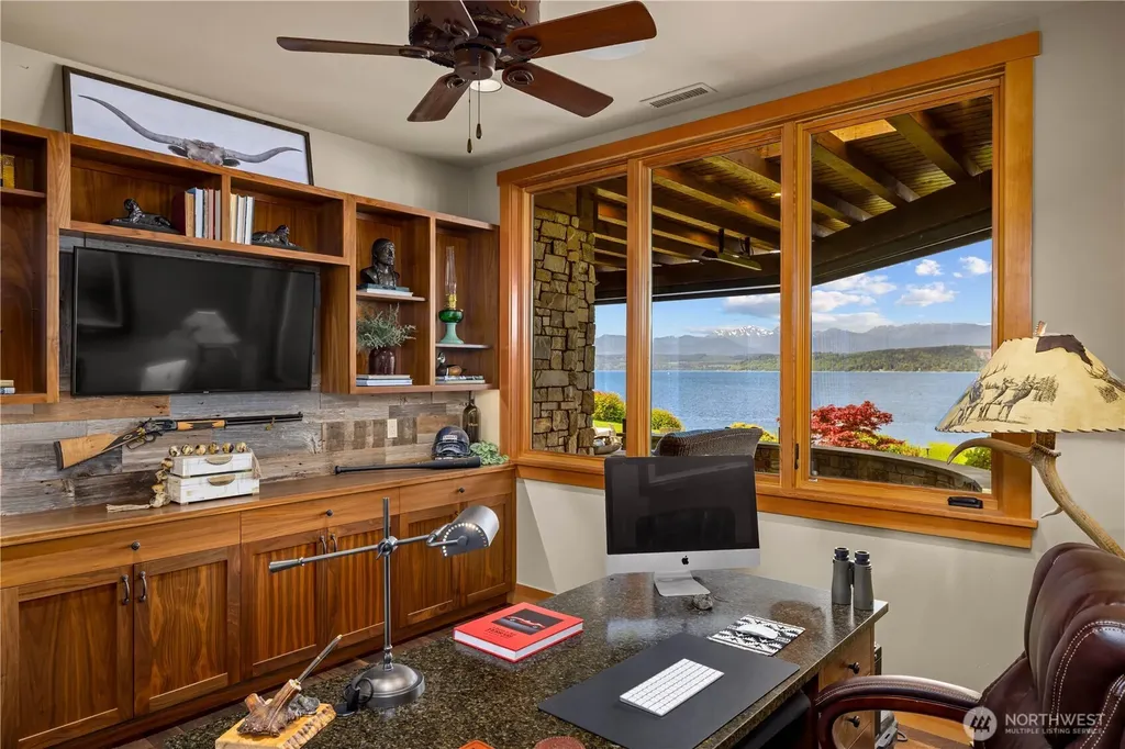 165 NE Kinman Road Poulsbo WA 98370
