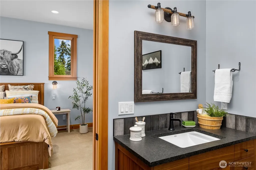 165 NE Kinman Road Poulsbo WA 98370