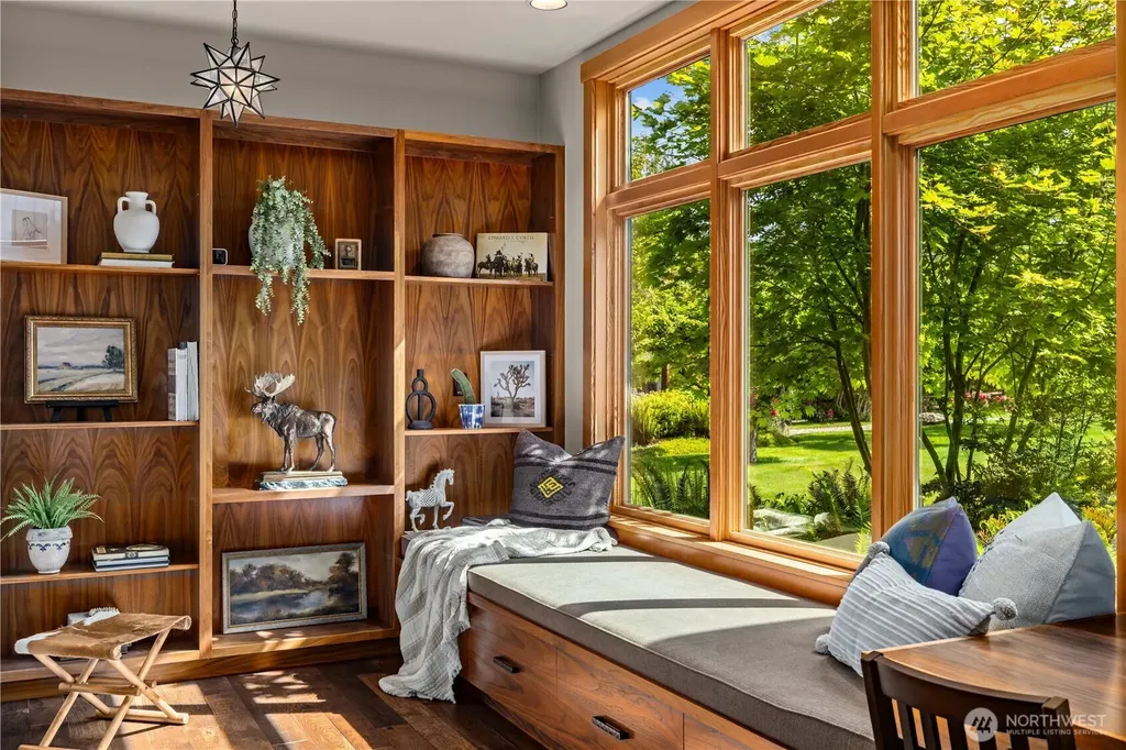 165 NE Kinman Road Poulsbo WA 98370