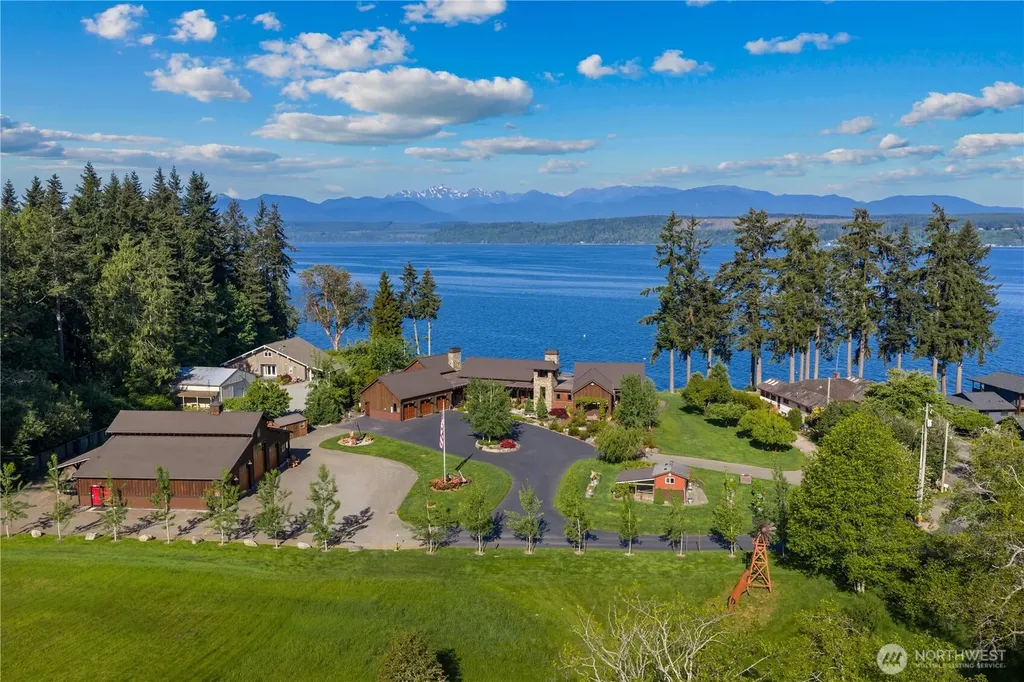 165 NE Kinman Road Poulsbo WA 98370