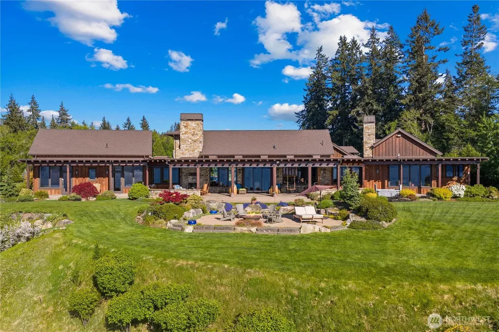 165 NE Kinman Road Poulsbo WA 98370