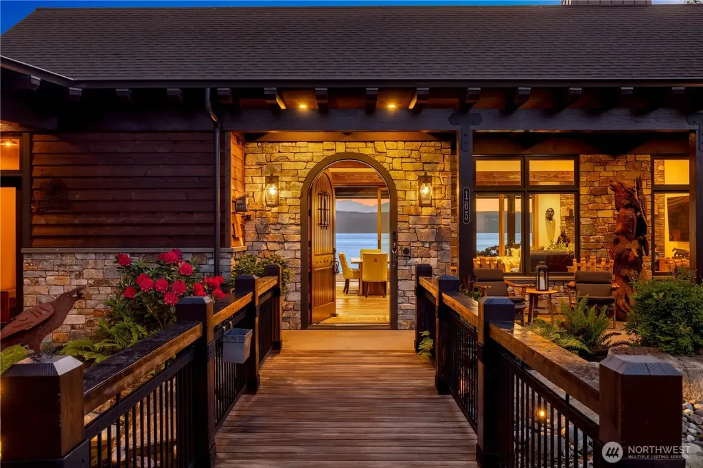 165 NE Kinman Road Poulsbo WA 98370