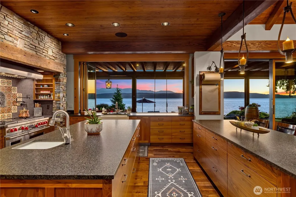 165 NE Kinman Road Poulsbo WA 98370