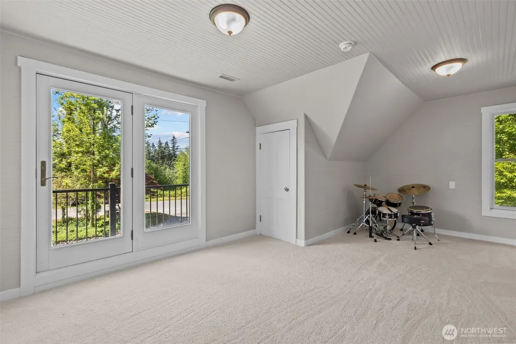 33724 SE Hudson Road Ravensdale WA 98051