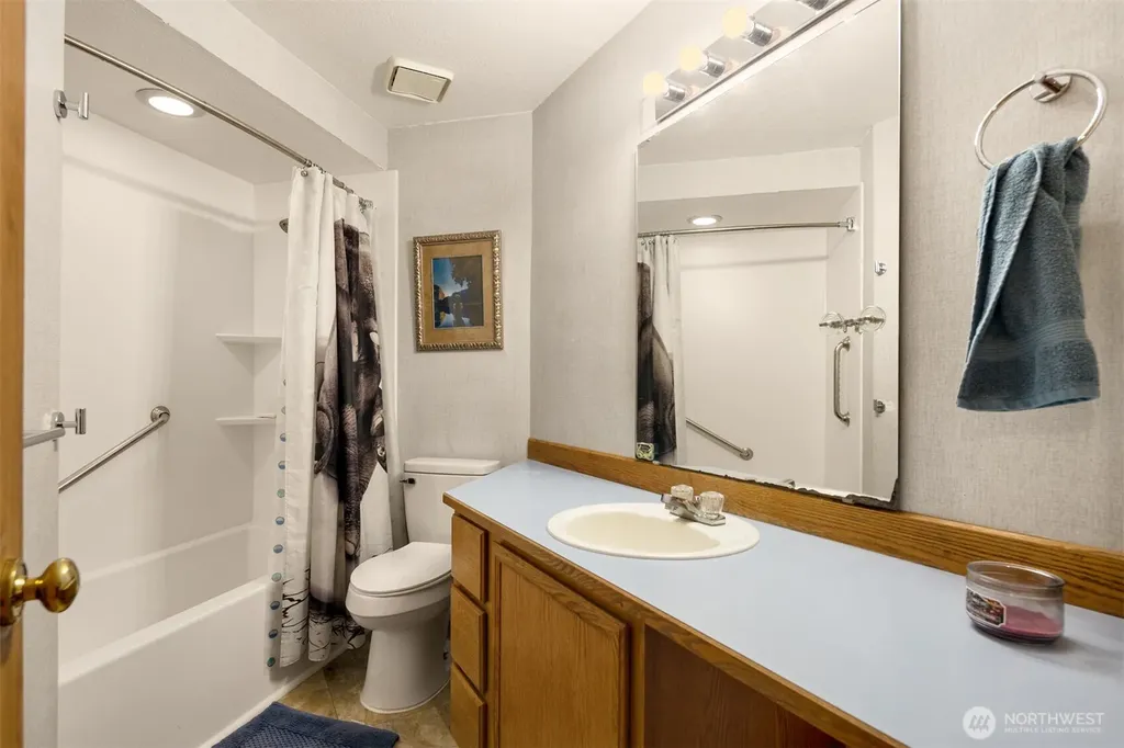 13014 SE 279th Place Kent WA 98030