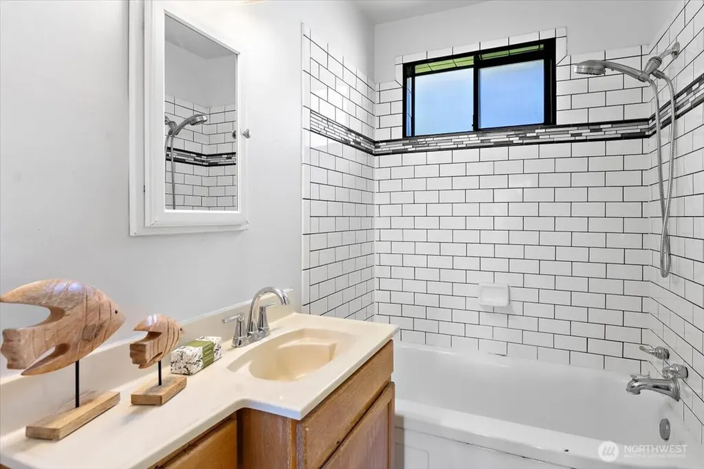 3817 Shelby Road Lynnwood WA 98087