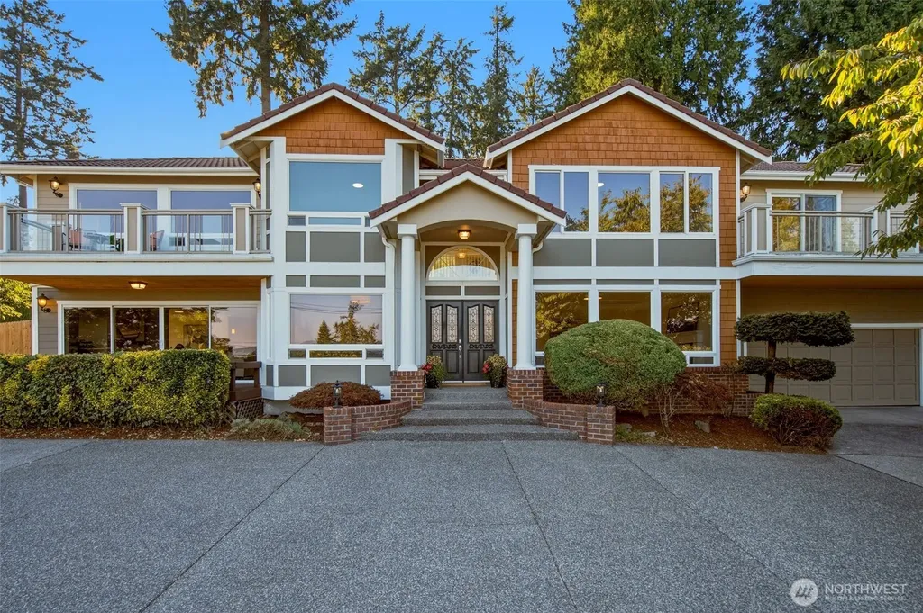 8338 NE Juanita Drive Kirkland WA 98034