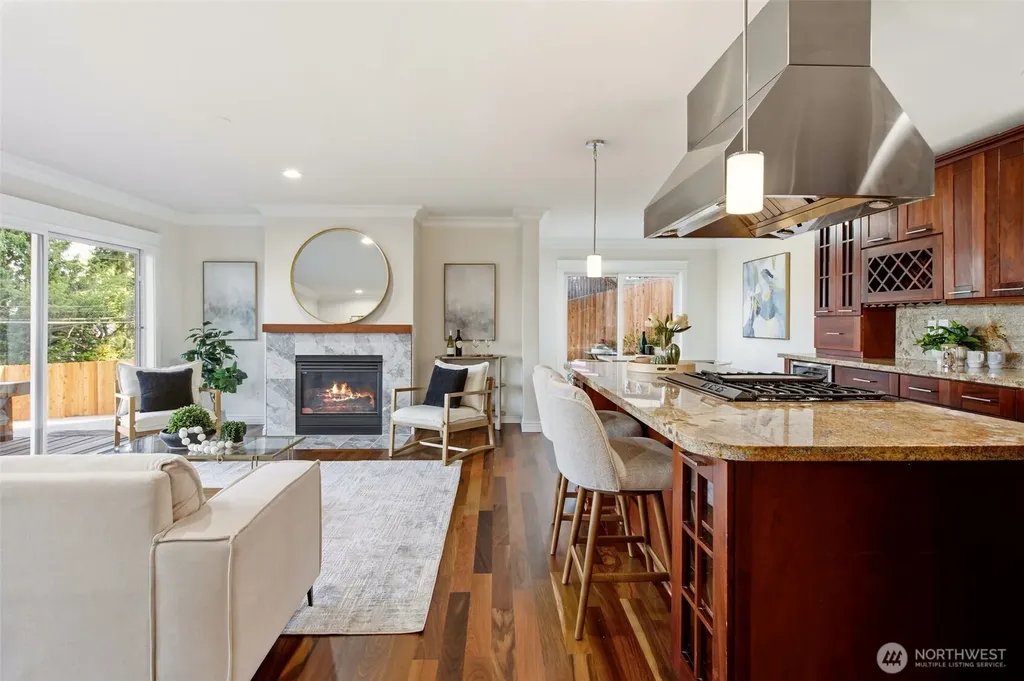 8338 NE Juanita Drive Kirkland WA 98034